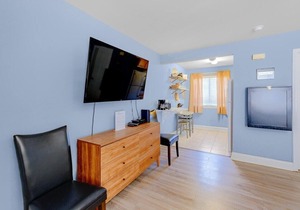 Oak Shores Studio 6