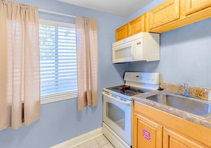 Oak Shores Studio 6