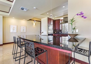 Ocean View Amenity Rich Condo in Mauna Kea Resort