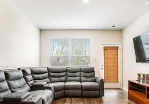 Ocean View Beach Club townhome with patio, grill, firepit, pools & tennis