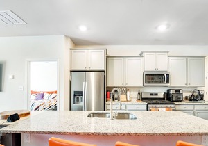 Ocean View Beach Club townhome with patio, grill, firepit, pools & tennis