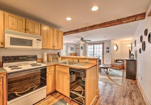 Oceanfront Lincolnville Studio w / Private Balcony!