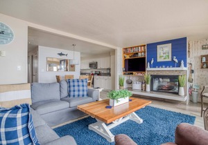 Oceanfront Neskowin Beauty with Easy Beach Access!