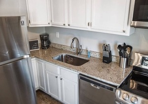 Old Dauphin Way Historic Home - Unit 2