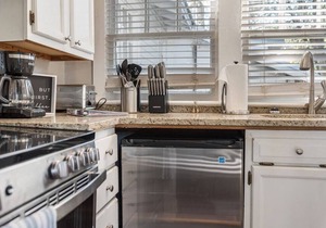 Old Dauphin Way Historic Home - Unit 4