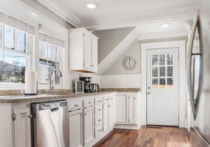 Old Dauphin Way Historic Home - Unit 5