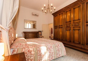 Oltrarno apartments