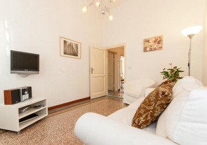 Oltrarno apartments