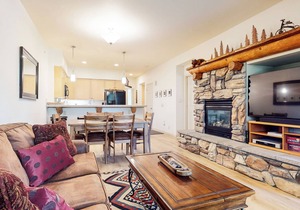 On Golf Course! Lovely Furnished, Private Laundry. Pool On-site