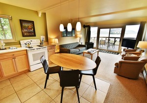 On Lake! End Unit, Hot Tub, Elevator! Walk to Concerts, Marina, Dining