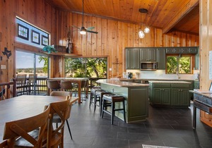 On Lake Travis Sleeps 12-16