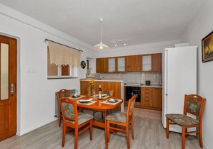 One bedroom apartment near beach Baška Voda, Makarska (A-2578-a)