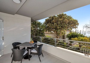 One bedroom apartment near beach Baška Voda, Makarska (A-2578-a)