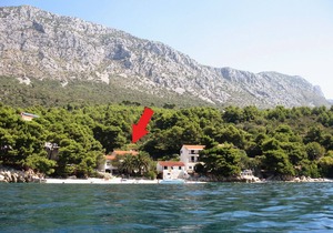 One bedroom apartment near beach Zaostrog, Makarska (A-2625-b)