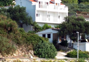 One bedroom apartment near beach Zaostrog, Makarska (A-2816-d)