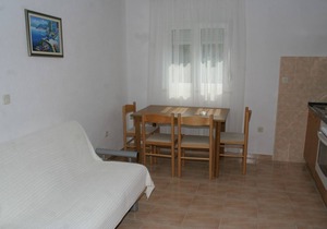 One bedroom apartment near beach Igrane, Makarska (A-2679-a)