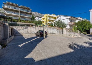 One bedroom apartment near beach Nemira, Omiš (A-4277-a)