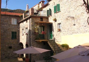 One bedroom house with terrace and wifi at Caste