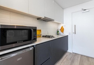 One On Albert -Vibrant Woodstock Apartment with Private Patio Area