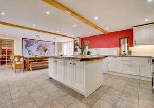 Onnen Fawr Barn - Four Bedroom House, Sleeps 11