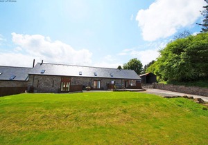 Onnen Fawr Barn - Four Bedroom House, Sleeps 11