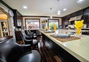 Orchids & Palms Luxury Villa Pool, Chef, Hot Tub, Airport Pickup!