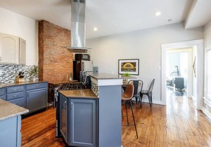 OTR Penthouse: Walk Everywhere & FREE Parking