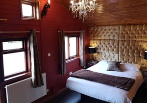 Otter 3 (Hot Tub) HuntersMoon-Warminster-Bath-Salisbury