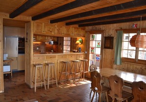 Outside : flat on the ground floor and on the 1rst floor of a chalet, for 8 persons, access from the