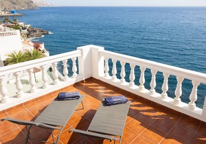 Over the Ocean with pool