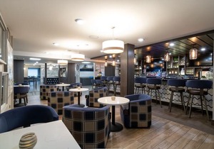 Oxford Suites Portland - Jantzen Beach