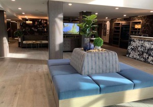 Oxford Suites Portland - Jantzen Beach