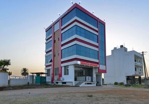 OYO 12961 Neha's Kitchen & Highway Inn