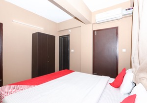 OYO 17106 Hotel Royal