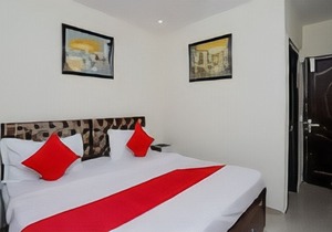 OYO 37096 A2K Residency