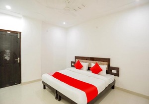 OYO 63988 Hotel Dolphin