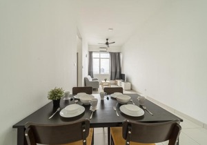 OYO Home 790 Premium 2BR Vue Residences