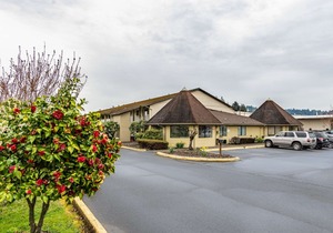 OYO Woodland Hotel and Suites