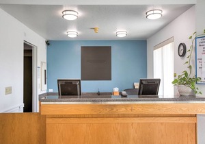 OYO Woodland Hotel and Suites