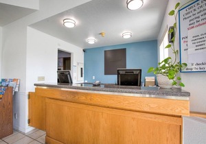 OYO Woodland Hotel and Suites
