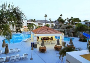 PALM SPRINGS PARADISE! 2BEDROOM, KITCHEN/POOLBAR