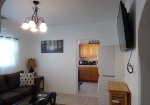 PalmSprings Accommodations - 3 Bedroom Cottage Near Horseshoe Bay