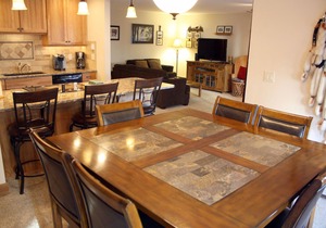 Park Place #C-104: Cozy - Close to Town and Lifts - Pool and Hot Tub Access
