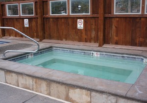 Park Place #C-104: Cozy - Close to Town and Lifts - Pool and Hot Tub Access