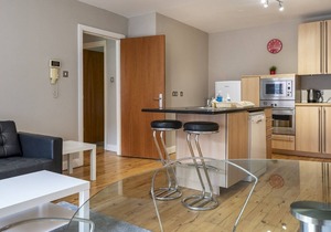 Pass the Keys | Amazing City Centre Apt w Balcony Free Parking