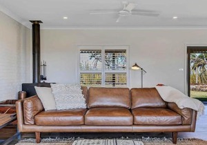 Paul's Farmhouse - 4 BR rural retreat with views