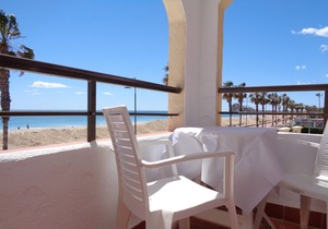 Peñíscola First Line Beach Rental WiFi Air Conditioning Parking 1st floor