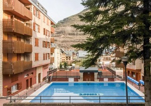 Peaceful Apartment in Vielha with Swimming Pool