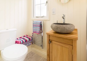 Peaceful, luxury glamping experience with a Swimming Pool, Jacuzzi and Sauna!