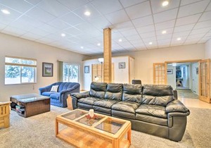 Peaceful Mountain-View Home - Walk to Kenai Lake!